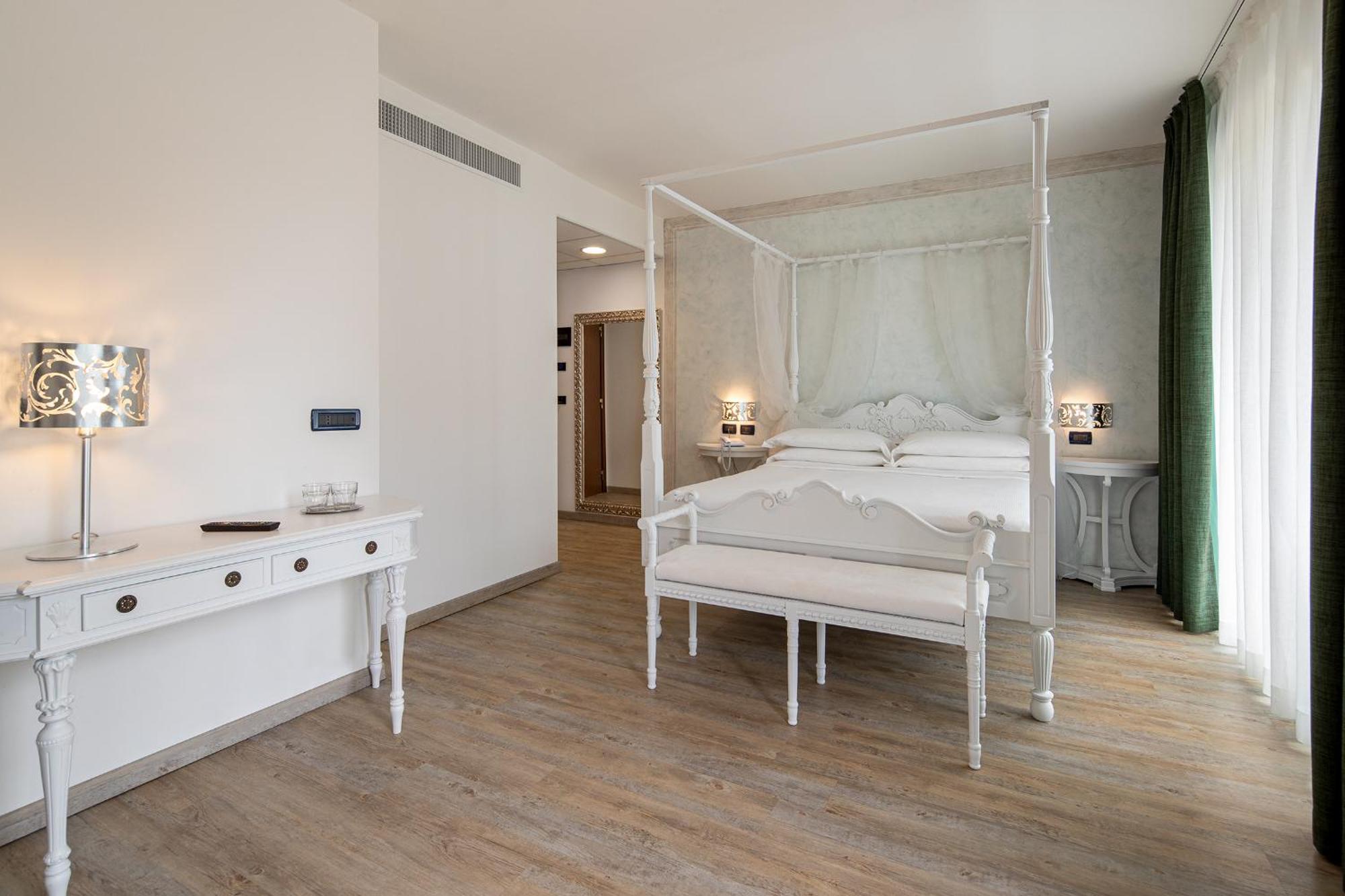 Fantinello Hotel กาออร์เล ภายนอก รูปภาพ
