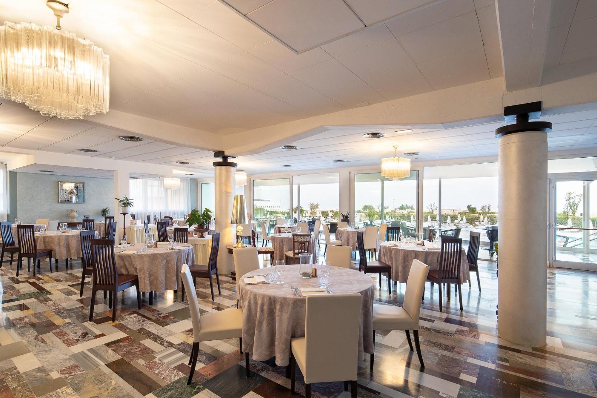 Fantinello Hotel กาออร์เล ภายนอก รูปภาพ
