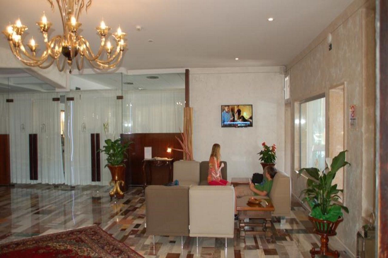 Fantinello Hotel กาออร์เล ภายนอก รูปภาพ
