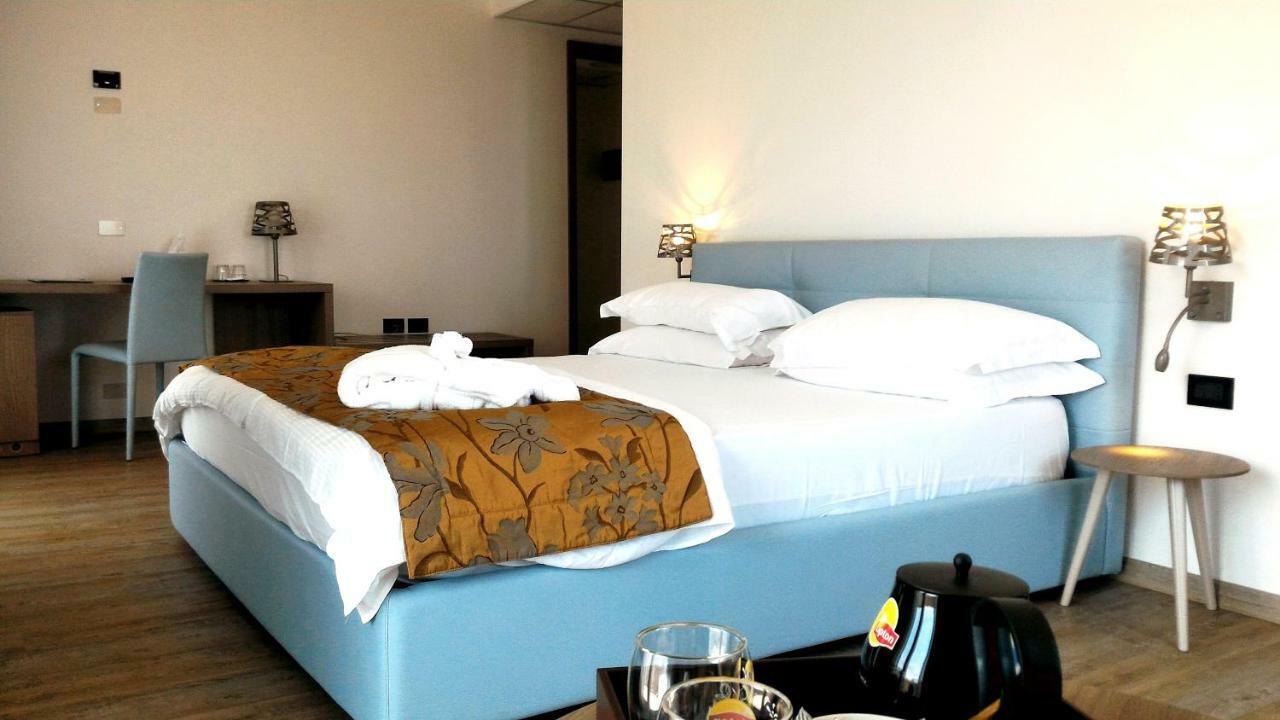 Fantinello Hotel กาออร์เล ภายนอก รูปภาพ